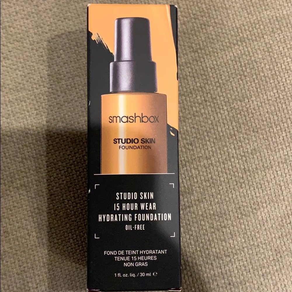 Smashbox studio skin foundation.